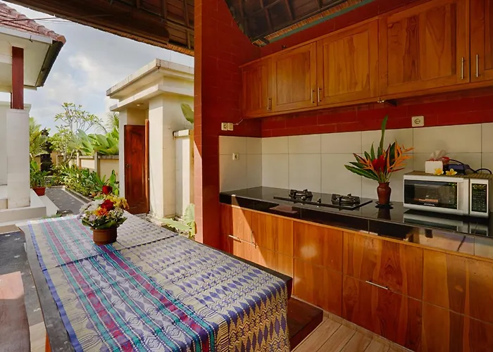 Kubu Kapas Bali Villa