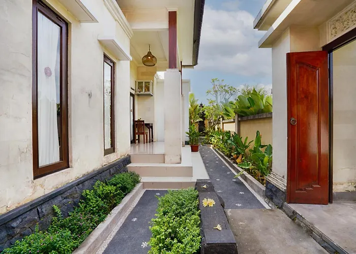 Kubu Kapas Bali Villa *